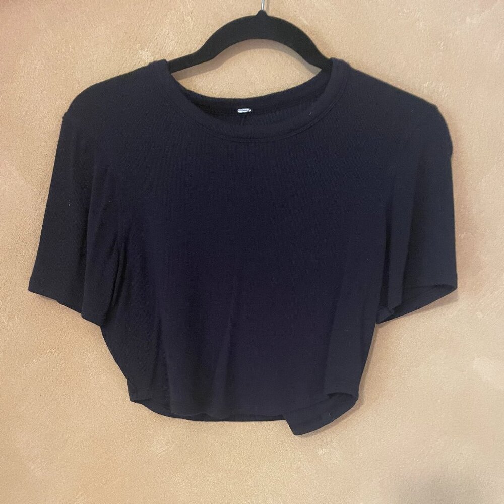 Black super soft Lululemon t-shirt